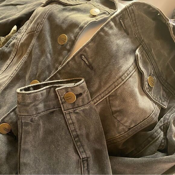 Black/grey denim jacket with removable faux fur collar sz M - Picture 15 of 16